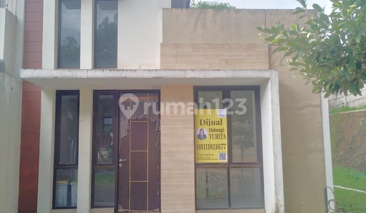 Cluster House Lugano Park, 5 minutes to Ciputra Mall from Hook position.
