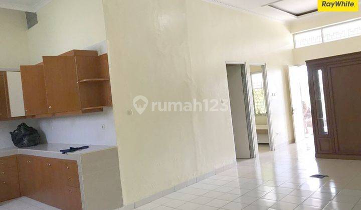 Rumah 2 Lantai Bagus di Florence Citra Raya 1