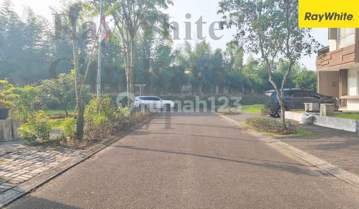 Rumah Bagus Semi Furnished dekat Pujasera di Belle Fleur 2