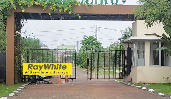 Rumah Unfurnished sudah Renov & Nyaman di Villagio yg Aman