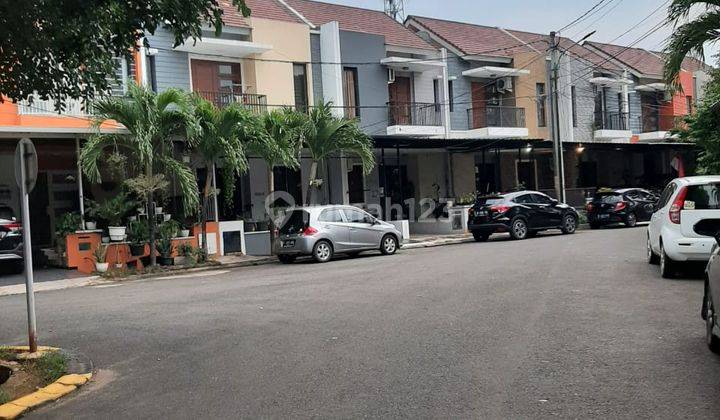 Rumah 2 lt  renovasi depan taman di cluster Harmoni harapan indah 2