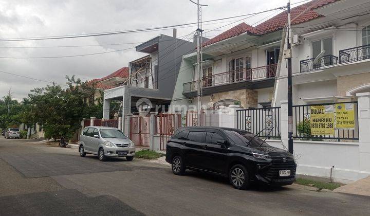 Rumah 2 lantai dalam cluster  harapan indah Regency 2