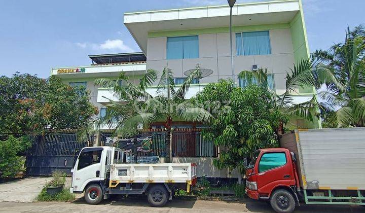 Gudang dan kantor 4 lantai di komplek pergudangan sentra niaga harapan indah 1