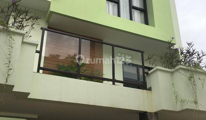 Rumah baru 2,5 lantai full furnish di jakarta barat komplek kebun jeruk dekat RCTI jakbar 1