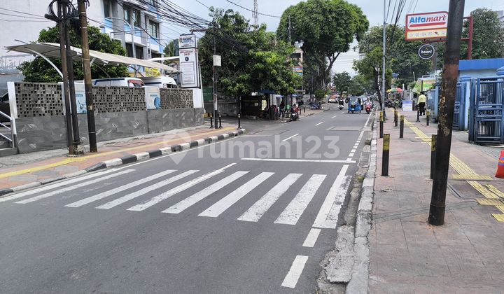 Dijual Cepat Rumah Dengan Tanah Luas Di Salemba Jakarta Pusat