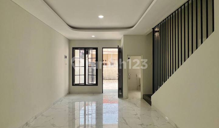 Rumah Baru Minimalis Jalan Virgo, Kalijudan Dekat ke Tengah Kota