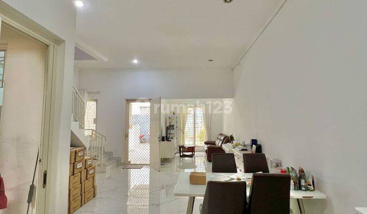 Rumah Simpang Darmo Regency 2 Lantai Hadap Barat Furnished 2