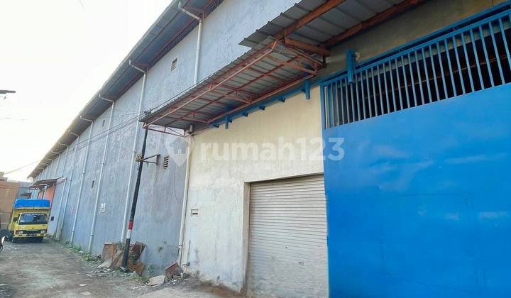 Gudang di Kedinding Tengah Jaya 3 Unit Jejer Ada Lift Barang SHM Gudang di Kedinding Tengah Jaya 3 Unit Jejer Ada Lift Barang SHM