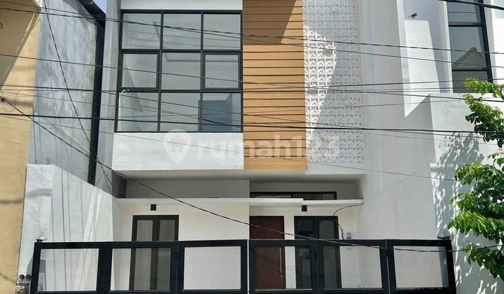 Rumah Baru Scandinavian di Darmo Harapan Indah 2 Lantai Tipe B Rumah Baru Scandinavian di Darmo Harapan Indah 2 Lantai Tipe B