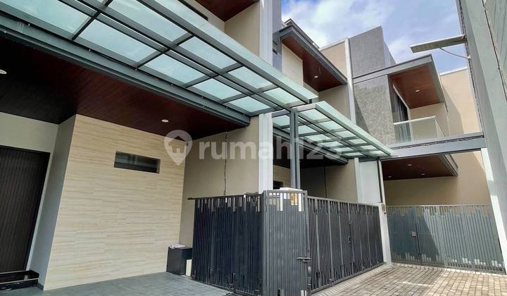 New Luxury Townhouse Tirtoasri Pakis 3 Floors Corner Type