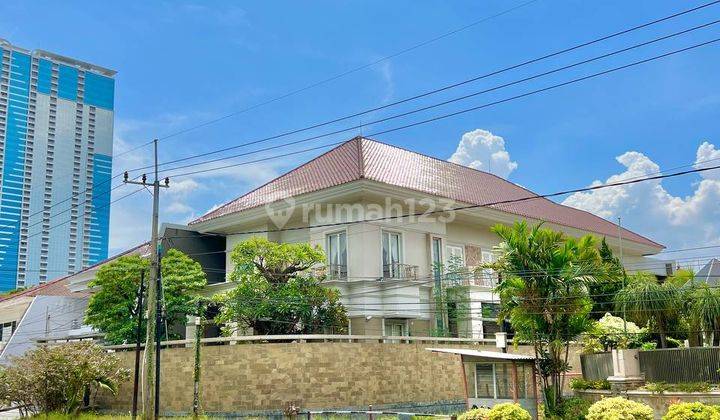 Sewa Rumah Komersil di MERR Dharmahusada Indah 2 Lantai Hoek 1