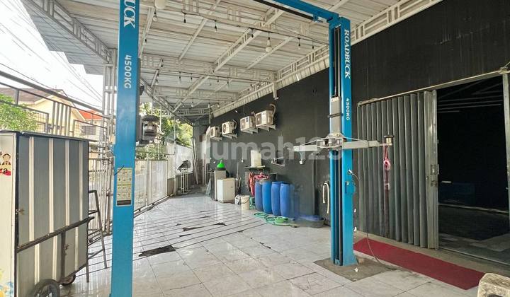 Driyorejo Precious Stone Business Building 1st Floor Corner Free CCTV & Canopy