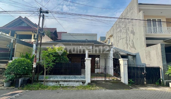 Rumah Kost di Wisma Permai Tengah 2 Lantai Letter L Ada 14 Kamar 1