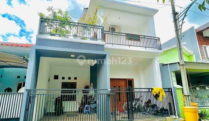 Rumah Taman Pasadena, Puri Surya Jaya 2 Lantai Dekat Jalan Raya 1