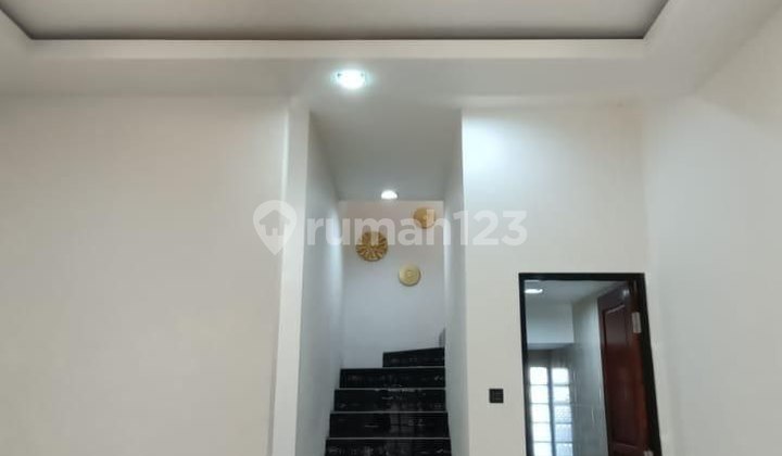 Rumah Baru Elegan Brigjen Katamso 2 Lantai Strategis Dekat Tol 2
