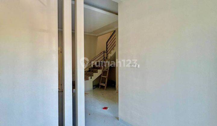 Rumah Baru Modern Jemursari Timur 2 Lantai Tipe C Posisi Hoek 2