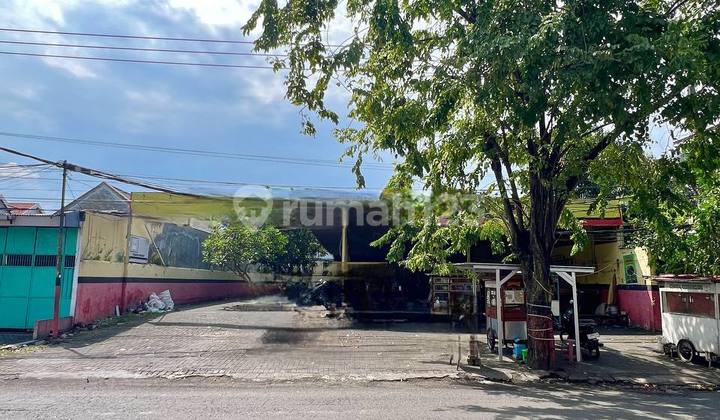 Brigjen Katamso Street Commercial Building Rental, Sidoarjo Busy Area