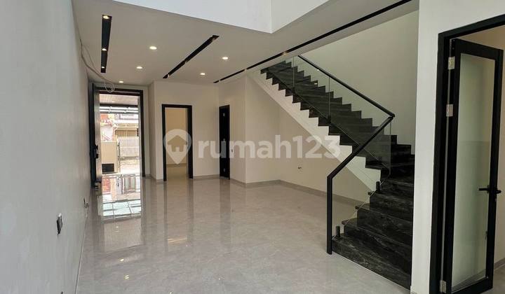 Rumah Baru Modern Tropical di Kupang Baru 2 Lantai Hadap Selatan 2