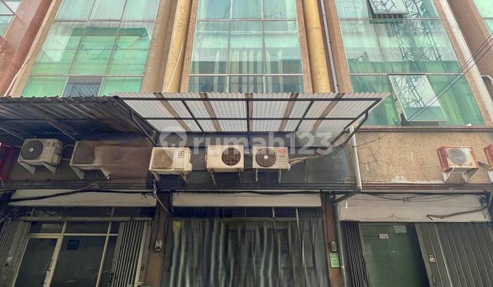 Ruko Grand Landmark Jalan Kayoon 4 Lantai Strategis Tengah Kota Ruko Grand Landmark Jalan Kayoon 4 Lantai Strategis Tengah Kota