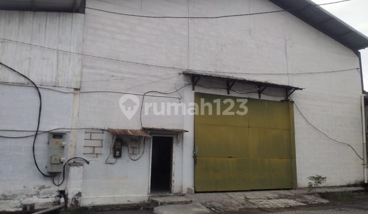 Warehouse for Rent in Tropodo, Sidoarjo, Close Access to Toll Road, 2-Story Office Included Warehouse for Rent in Tropodo, Sidoarjo, Close Access to Toll Road, 2-Story Office Included