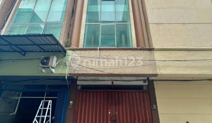 Ruko Grand Landmark Jalan Kayoon 4 Lantai Tengah Kota FULL MARMER Ruko Grand Landmark Jalan Kayoon 4 Lantai Tengah Kota FULL MARMER