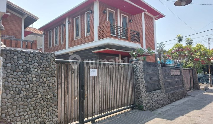 Rumah + Kos Kupang Segunting 2 LT Hoek Strategis di Tengah Kota