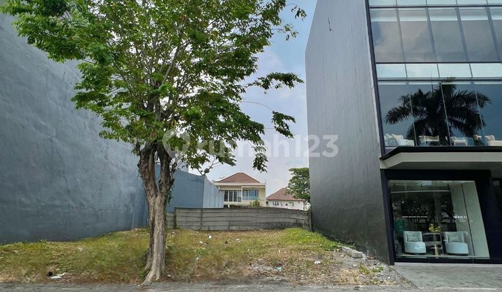 Rent a Strategic Business Land in Pakuwon Square at the Favorite Row Rent a Strategic Business Land in Pakuwon Square at the Favorite Row