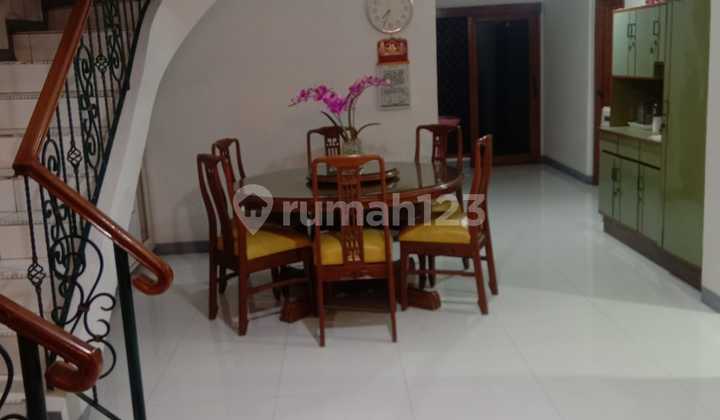 Rumah siap huni Bagus semi furnished 2 Lantai di kepu 5