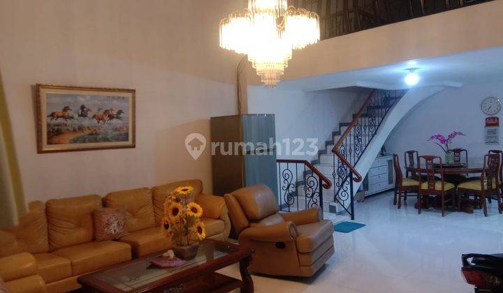 Rumah siap huni Bagus semi furnished 2 Lantai di kepu 7