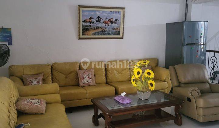 Rumah siap huni Bagus semi furnished 2 Lantai di kepu 24