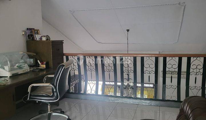 Rumah siap huni Bagus semi furnished 2 Lantai di kepu 27