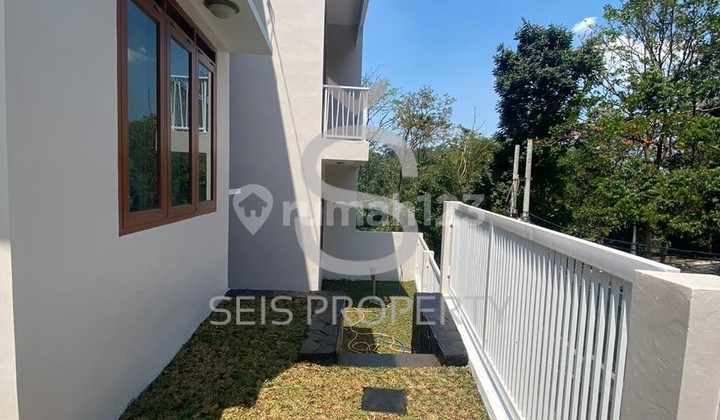 FOR SALE, A MINIMALIST SERENE HOUSE IN DAGO PANDAWA, NORTH BANDUNG 2