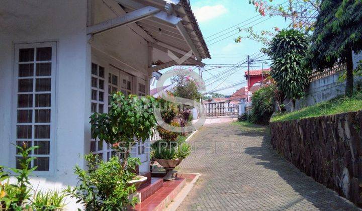 Dijual Rumah Dengan Pekarangan Luas Di Awiligar Bandung 1