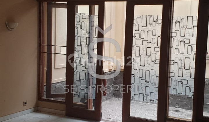 For Rent Ready-to-Occupy House in Muarasari, Bandung City For Rent Ready-to-Occupy House in Muarasari, Bandung City