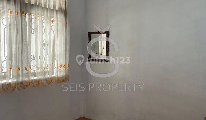 kamar tidur dijual rumah di komplek holis