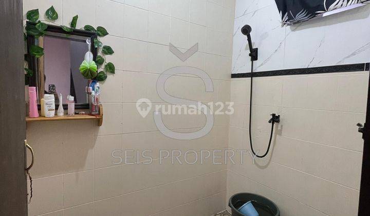 kamar mandi dijual rumah di komplek holis