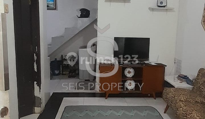 FOR SALE 3-STORY HOUSE IN A STRATEGIC LOCATION ON GATOT SUBROTO STREET, BANDUNG CITY FOR SALE 3-STORY HOUSE IN A STRATEGIC LOCATION ON GATOT SUBROTO STREET, BANDUNG CITY