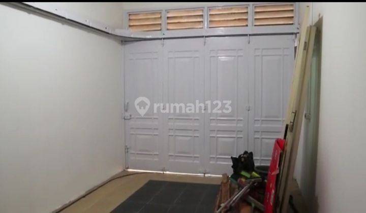 Disewakan rumah tanjung duren 4 kamar lebar jalan 3 mobil, rapi 4