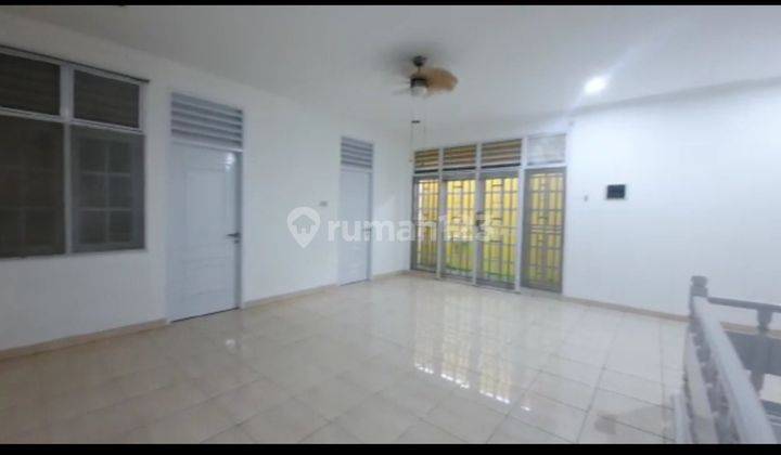 Disewakan rumah tanjung duren 4 kamar lebar jalan 3 mobil, rapi 8