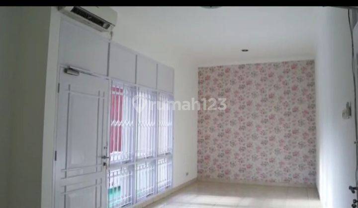 Disewakan rumah tanjung duren 4 kamar lebar jalan 3 mobil, rapi 10