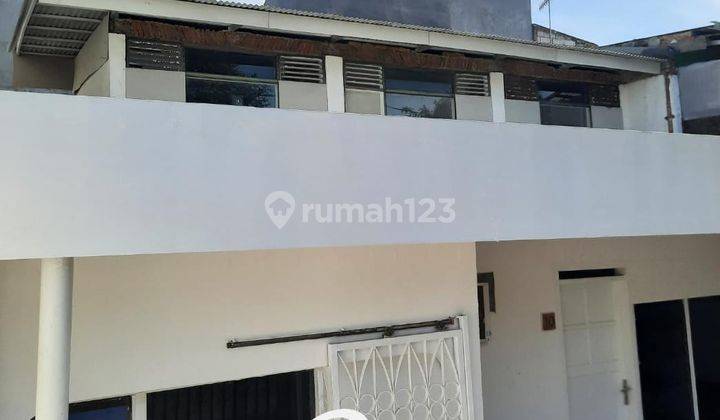 Disewakan rumah tanjung duren jalan 3 row mobil,bs untuk usaha 2