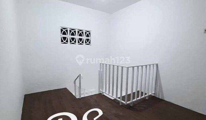 Disewakan rumah tanjung duren jalan 3 row mobil,bs untuk usaha 7