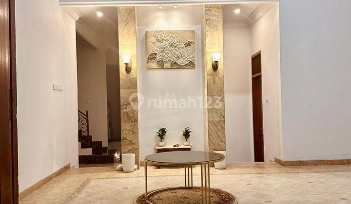 Disewakan rumah kebayoran lama di Komplek deplu cidodol 4 kamar 1