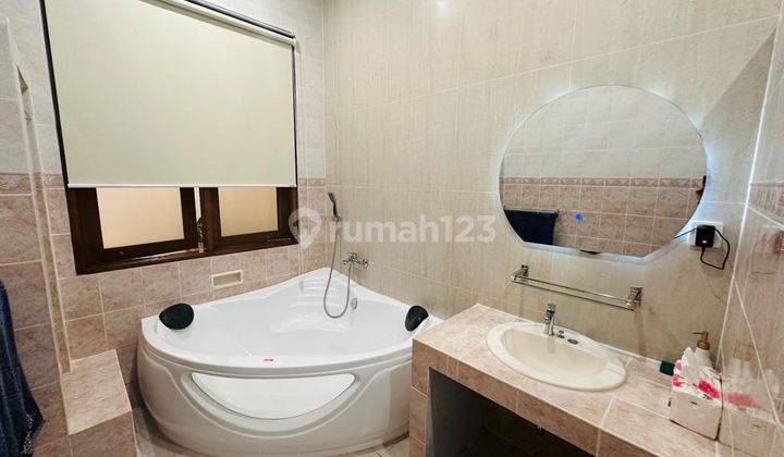 Disewakan rumah kebayoran lama di Komplek deplu cidodol 4 kamar 4