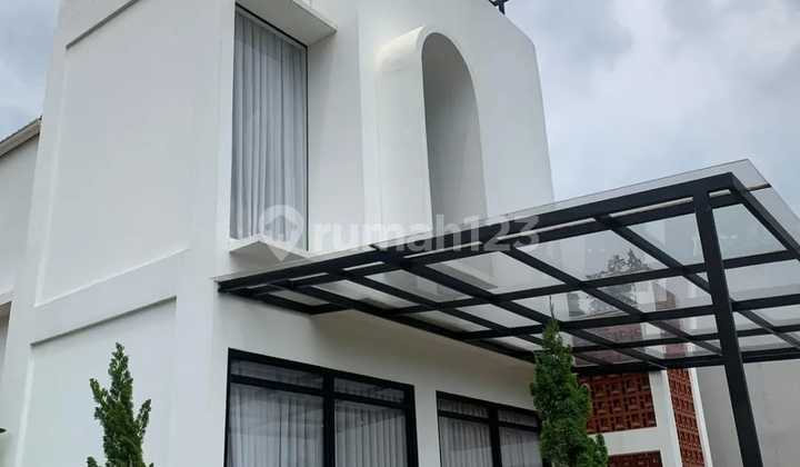 Rumah Mewah Tiga Lantai Di Jl. Cireundeu Padalarang Bandung Barat