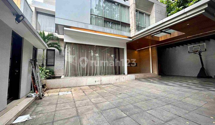 Luxurious Modern House, Dekat Ecopark Tebet, Private Swimming Pool 1