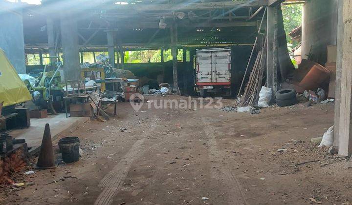 Gudang Di Pinggir jalan Raya Karang Satria.  Bekasi 2