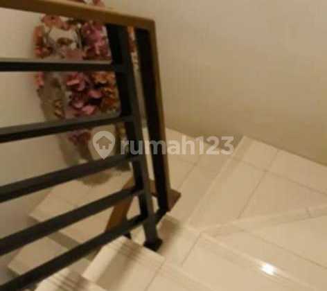 Di Jual Rumah Full Furnish 2 Lantai Premium Summarecon ******** Bekasi. 2
