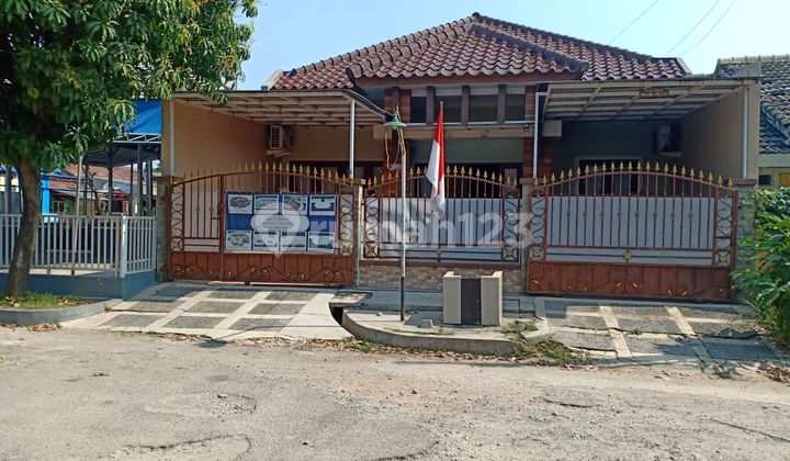 For Sale Beautiful Ready-to-Live House in Taman Kebalen Bekasi. For Sale Beautiful Ready-to-Live House in Taman Kebalen Bekasi.