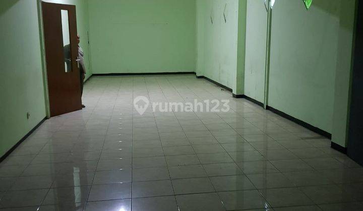 Disewakan Ruko Gandeng 3 Lantai bekas Lembaga Pendidikan di Pinggir Jl. Sudirman, Bekasi  6